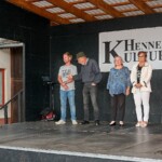 Begrüßung vor dem Auftritt v.l.n.re: Manfred Holzbach, Manuel Hromadka, Wolfgang Emmerich Mayer, Annemarie Mitsch, Ingrid Ganster, Irene Presoly, Christiana Mathe
(c) Peter Papazek